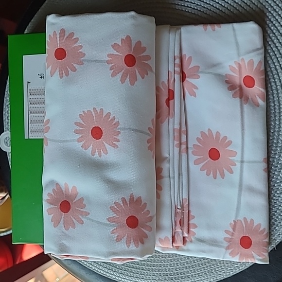 ♠️Kate Spade Shower Curtain - Picture 3 of 5